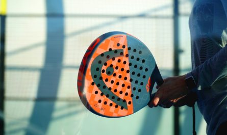 Guide pour bien choisir sa raquette de padel