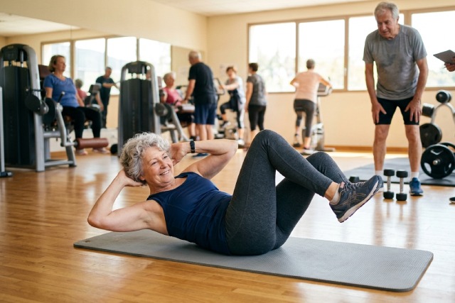 Les meilleurs programmes de musculation abdominale adaptés aux seniors