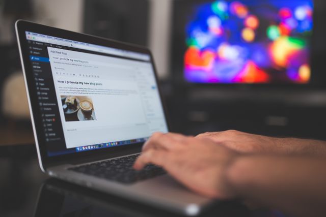 Engager un webmaster WordPress freelance pour migrer sans erreur